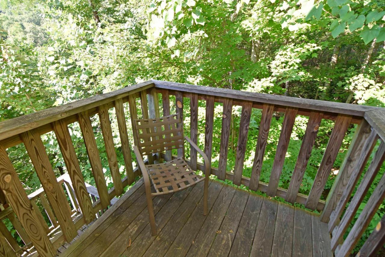 1125 Bear Ridge 4 Bedroom Cabin