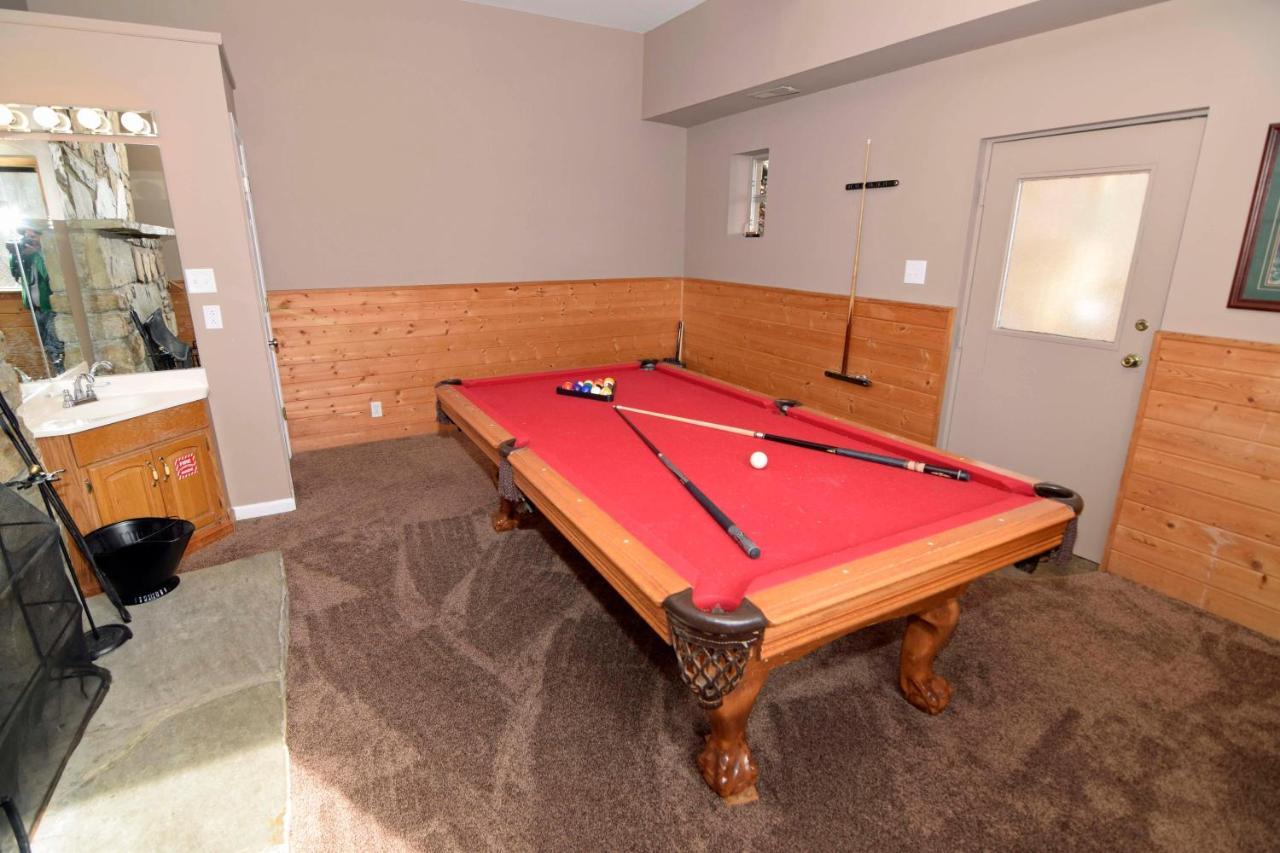 1125 Bear Ridge 4 Bedroom Cabin Holiday home Gatlinburg