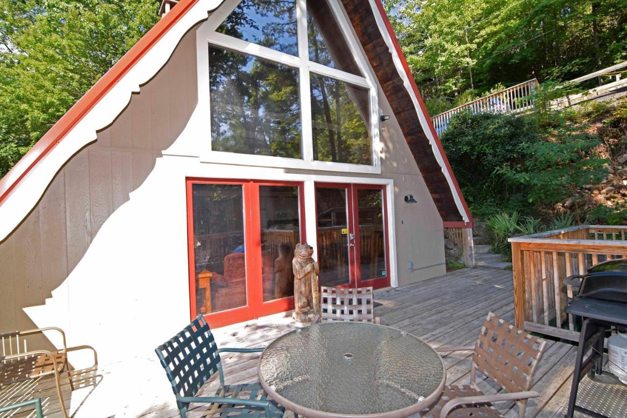 1125 Bear Ridge 4 Bedroom Cabin