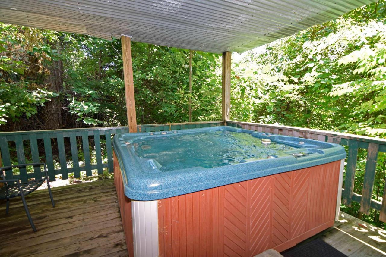 1125 Bear Ridge 4 Bedroom Cabin Holiday home Gatlinburg