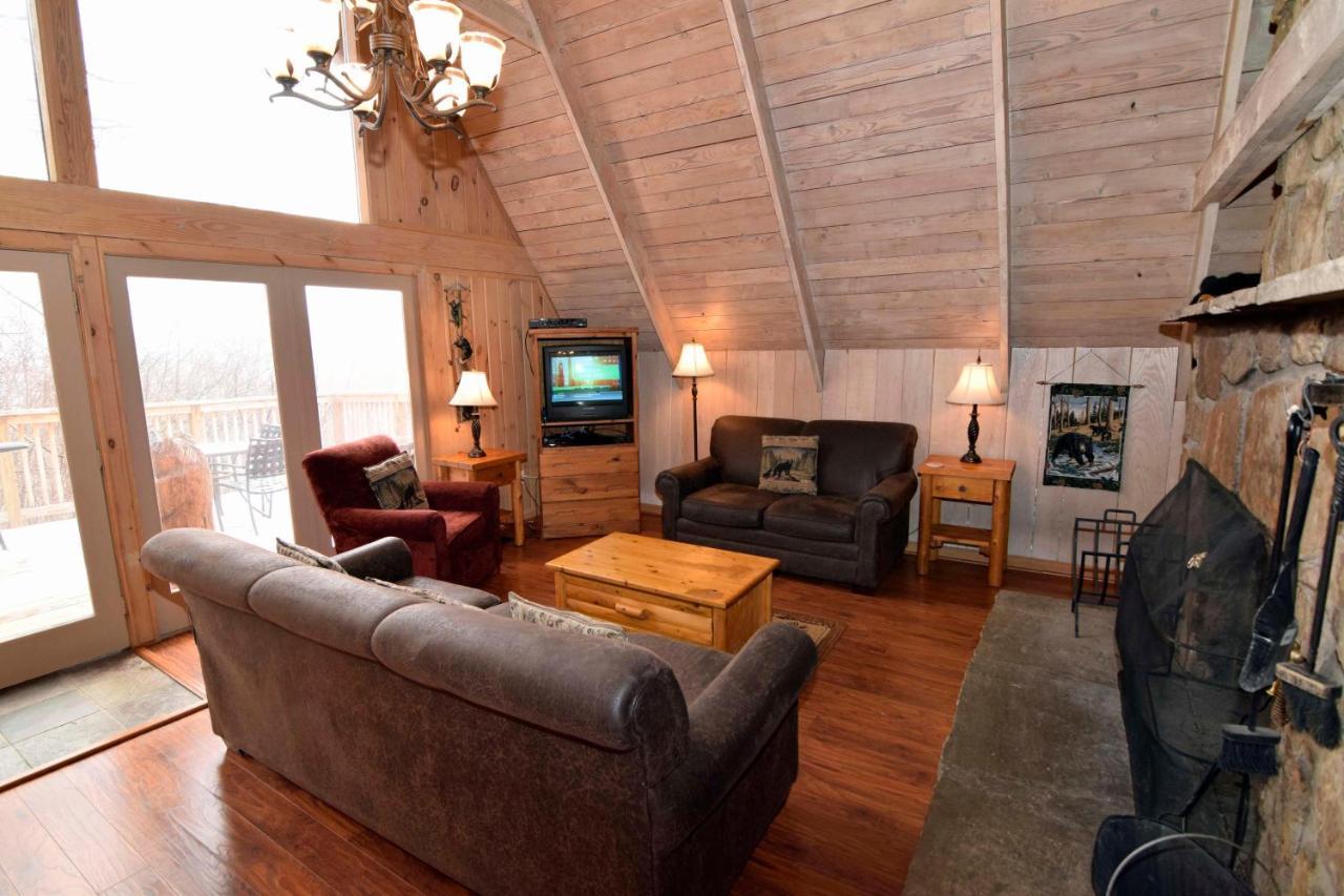 1125 Bear Ridge 4 Bedroom Cabin *
