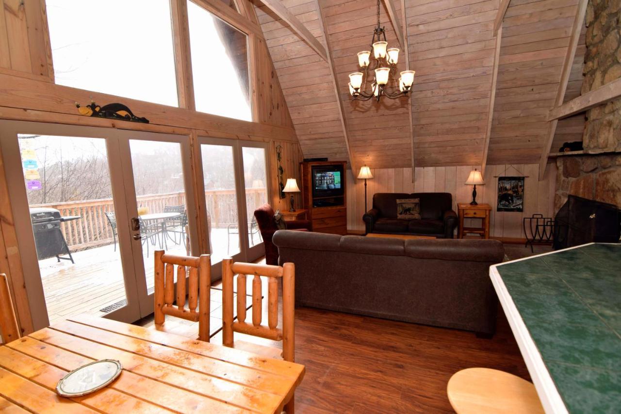 1125 Bear Ridge 4 Bedroom Cabin *