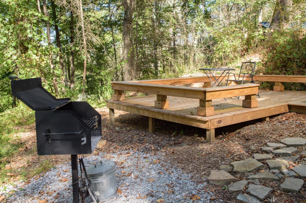 Whispering Waters Cabin Holiday home *