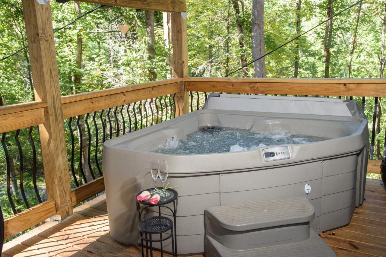 Whispering Waters Cabin Gatlinburg